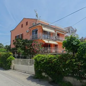 https://apartment-biograd-na-moru-860d.hotelinzadar.com